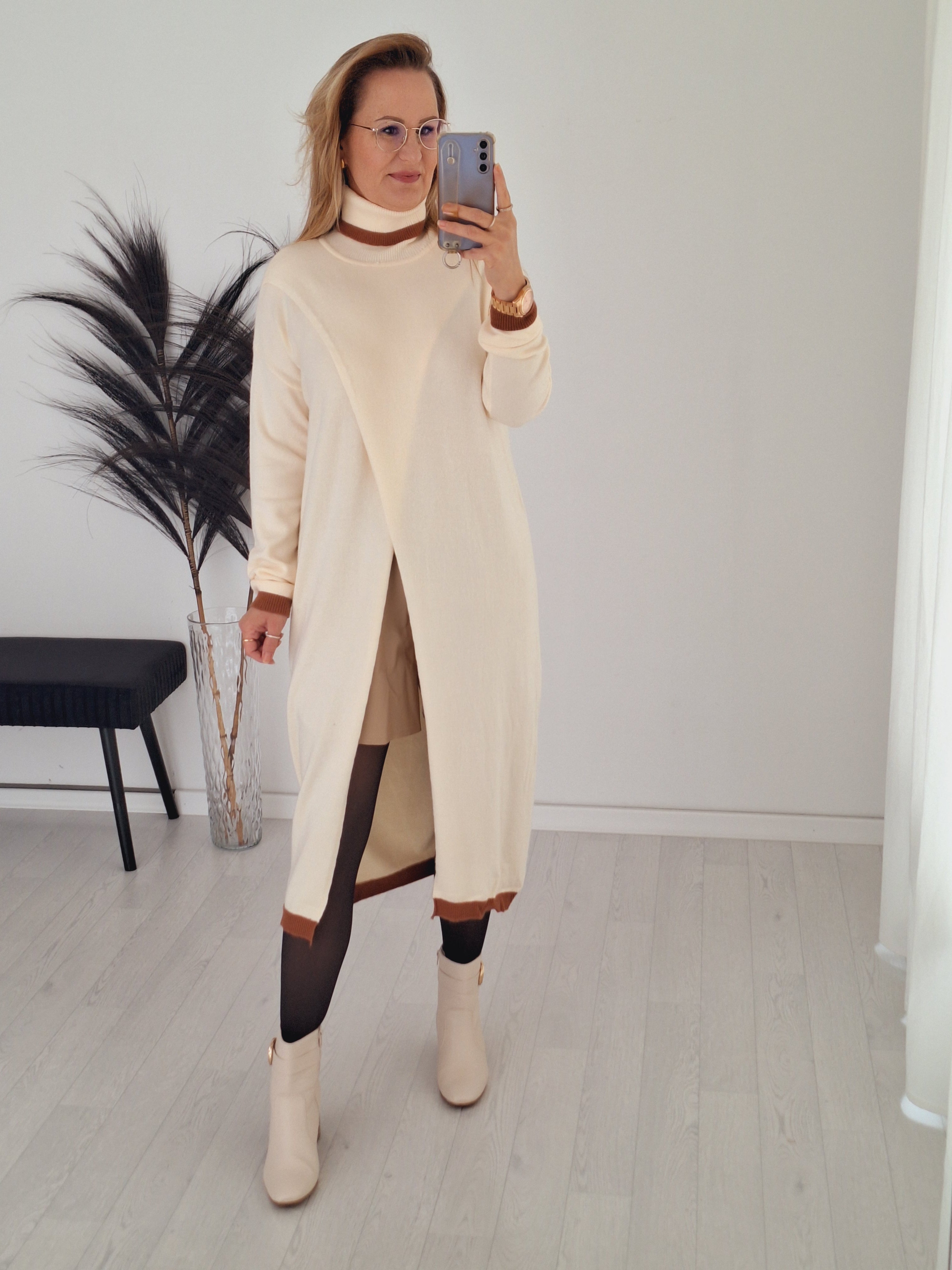 Rolkragen Pullover Kleid Eleanor Creme